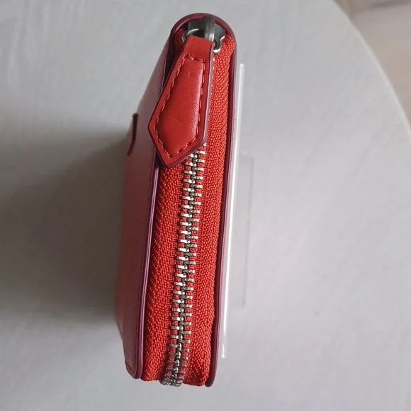 Vera Bradley Coral Red Faux Leather Accordian Style Zip Around Wallet - Picture 5 of 16
